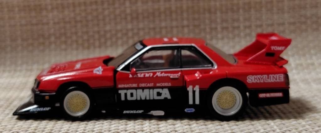 TLヴィンテージ ネオ トミカスカイラインスーパーシルエット 83年前期型仕様
