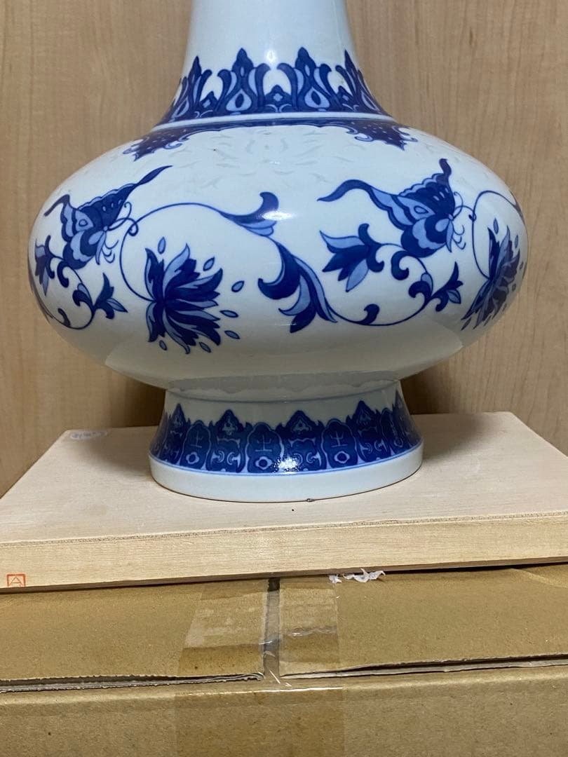 中国　景徳鎮製　染付蛍花瓶　　　　　引越しのため　売り尽くす