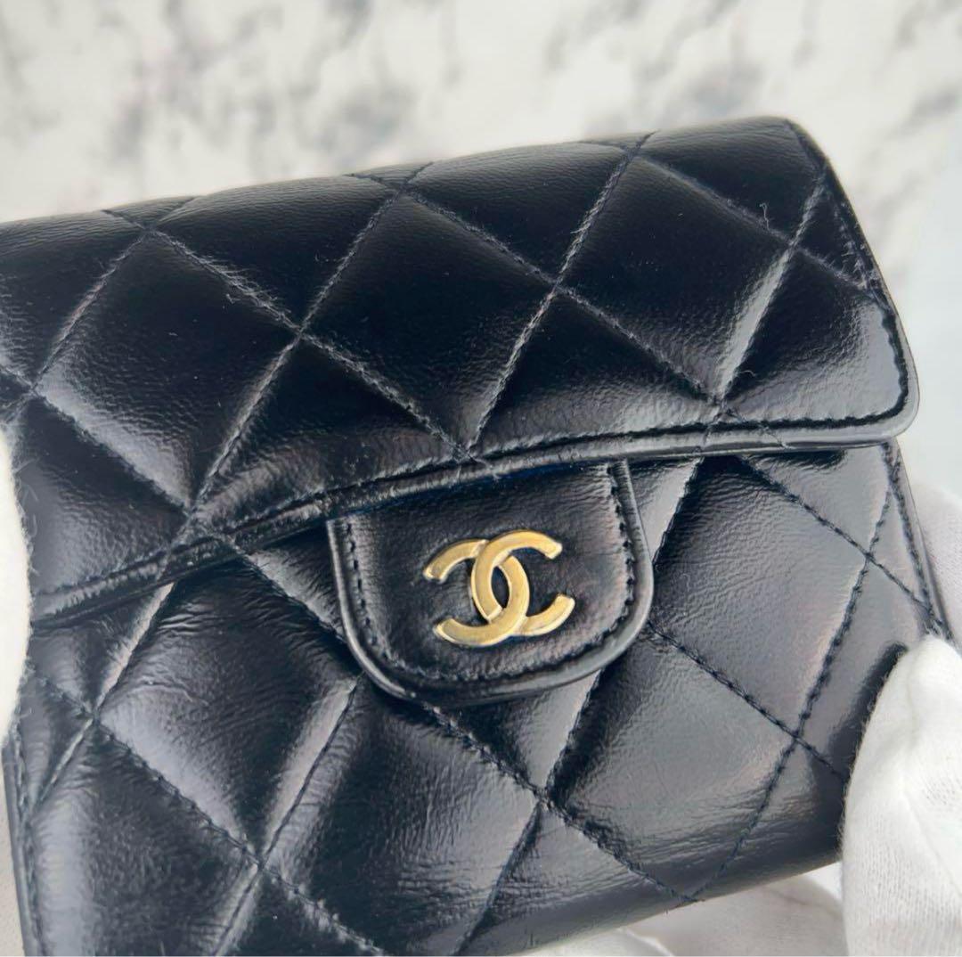22 CHANEL マトラッセ　ミディアムサイズ　コンパクト　折り財布