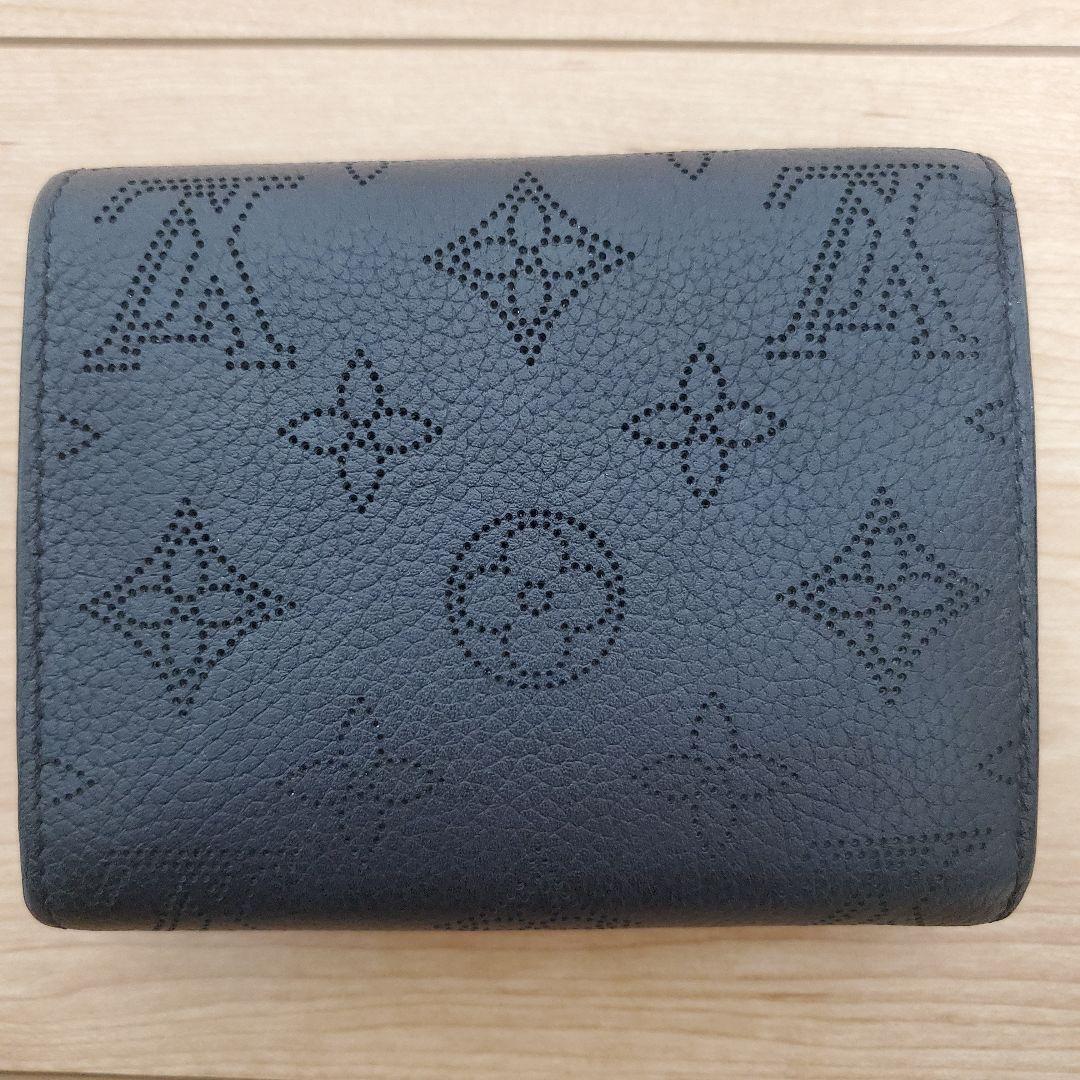 ルイヴィトン イリスコンパクト 黒 マヒナ 2つ折り財布 レディース