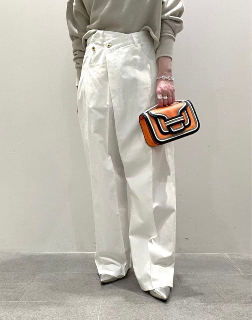 conteラップ チノ テーパードワイドパンツ辺見えみり