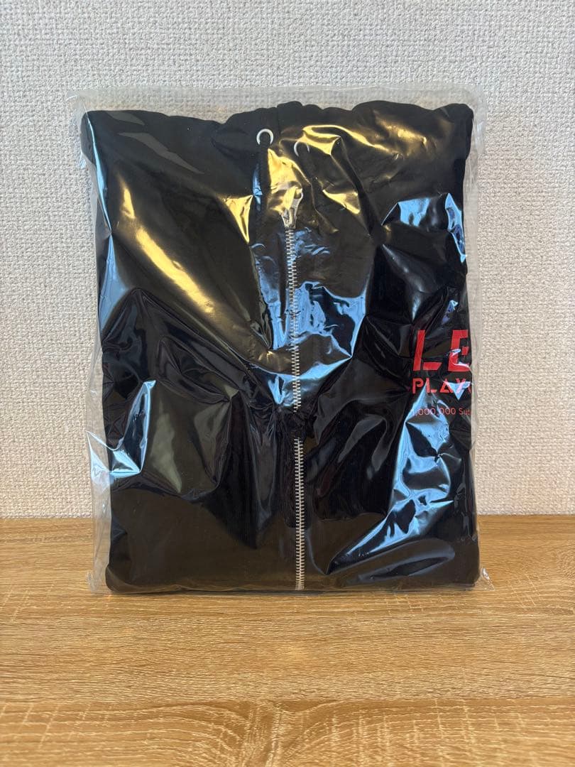 山田涼介　LEO 100万人記念グッズ　LEOサイズ ジップパーカー