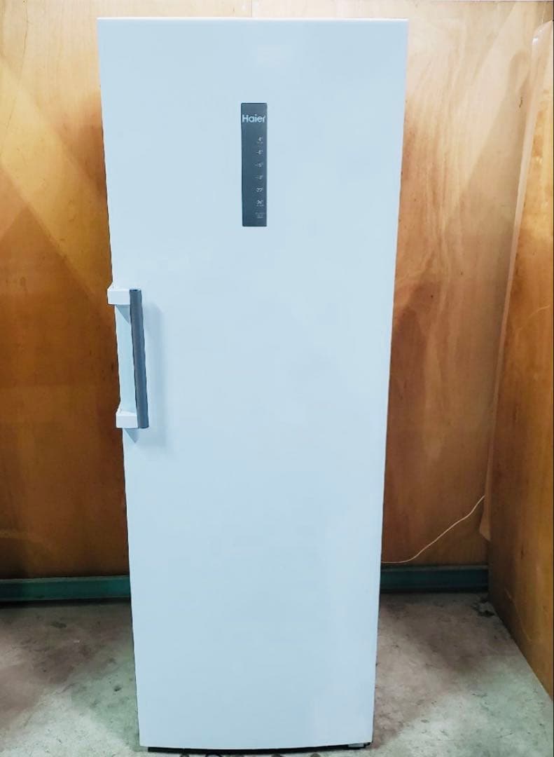 送料込★美★ハイアール ★タテ型冷凍庫 ★ '21年製★容量抜群★