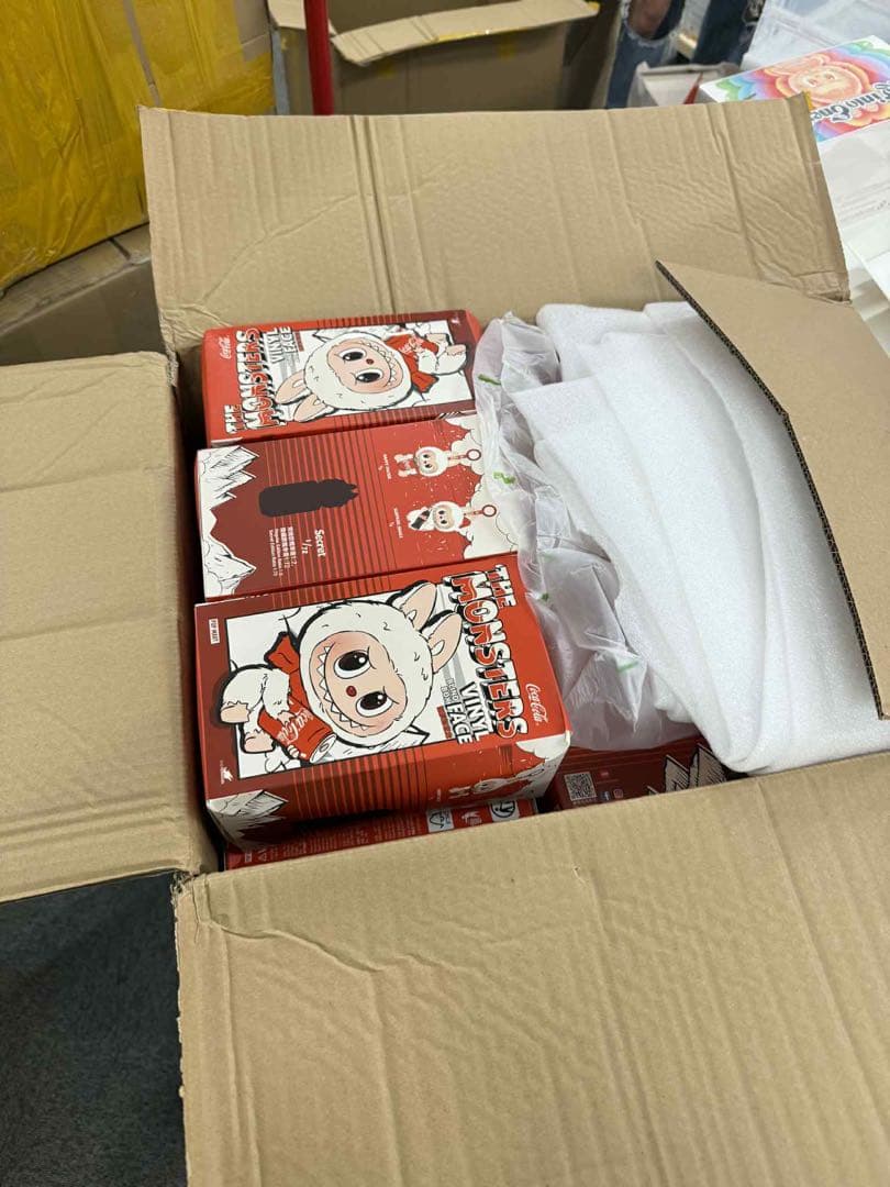 THE MONSTERS LABUBU ぬいぐるみコーラCOCA-COLA開封品