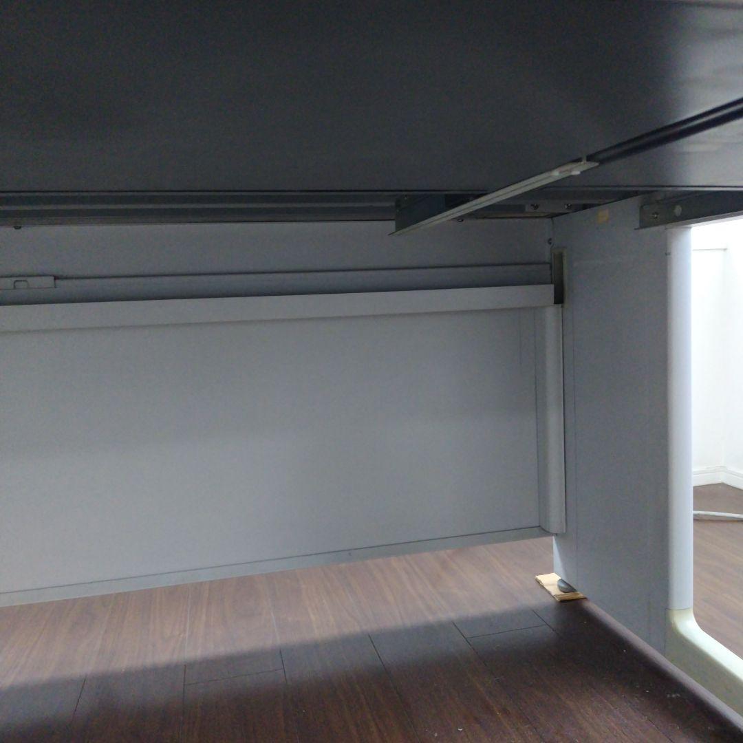 オカムラ　大型事務机