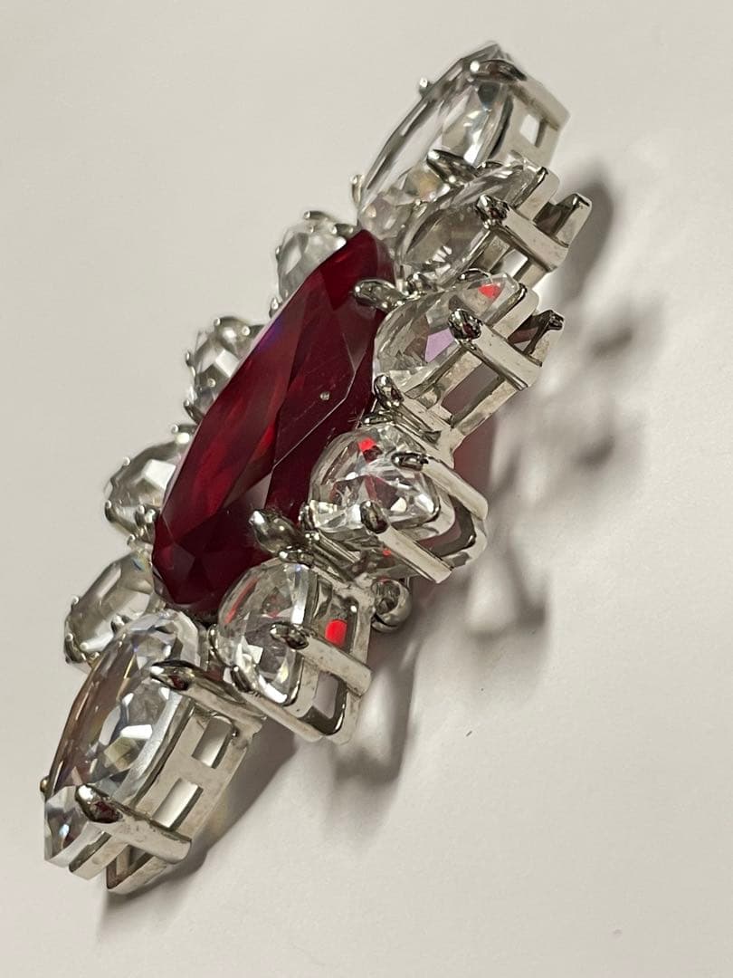 PRADAプラダ　ブローチ　❤︎