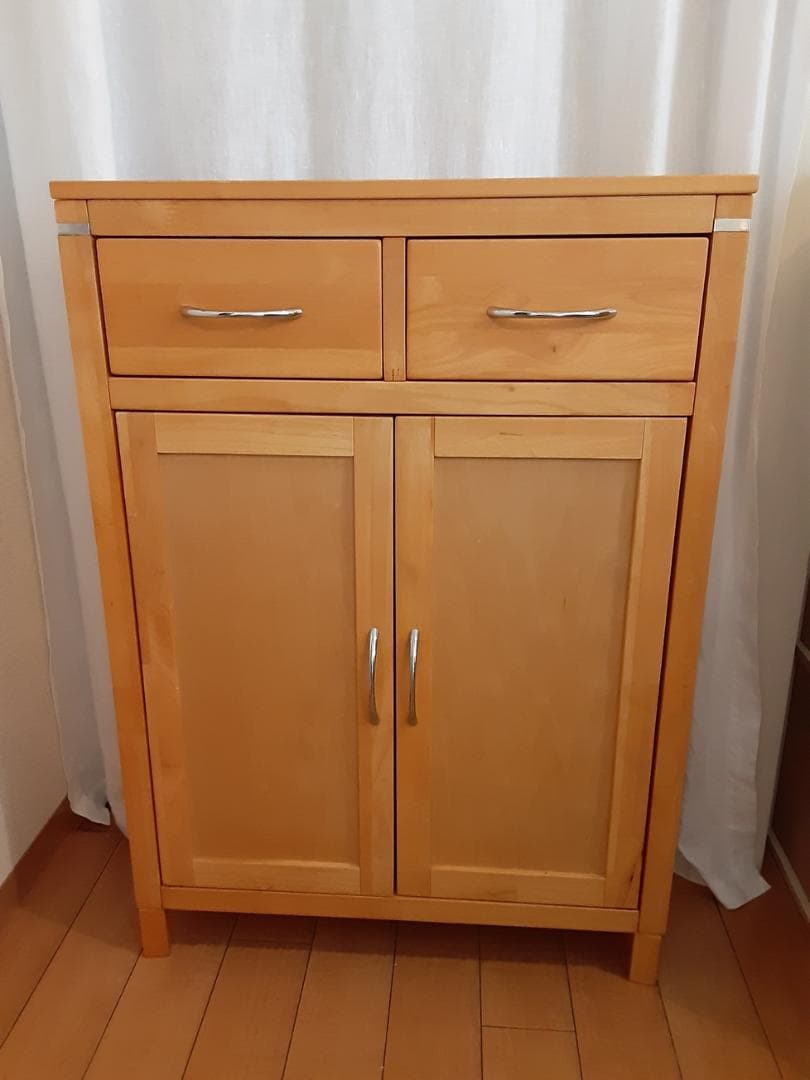 キャビネット　収納棚