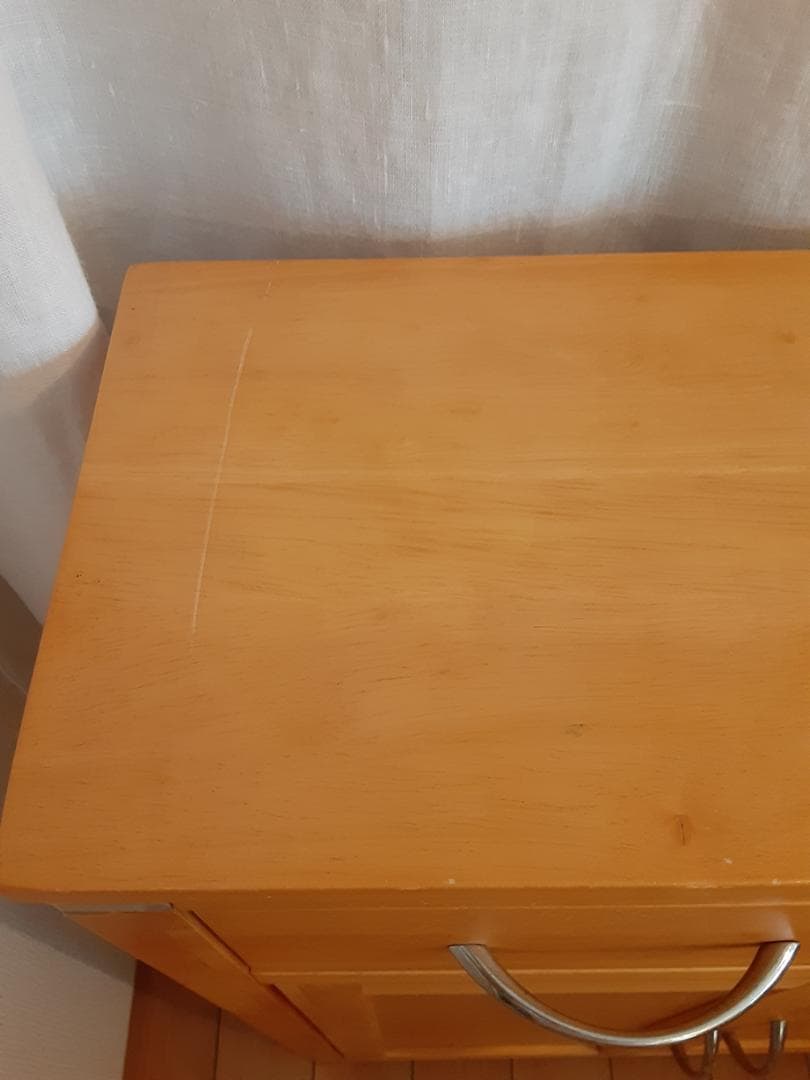 キャビネット　収納棚