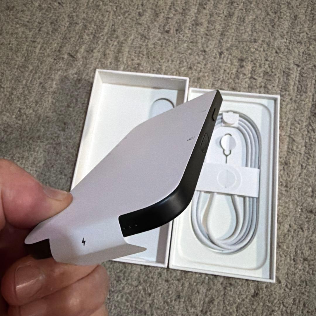 Apple iPhone 16ブラック　新品未使用品！