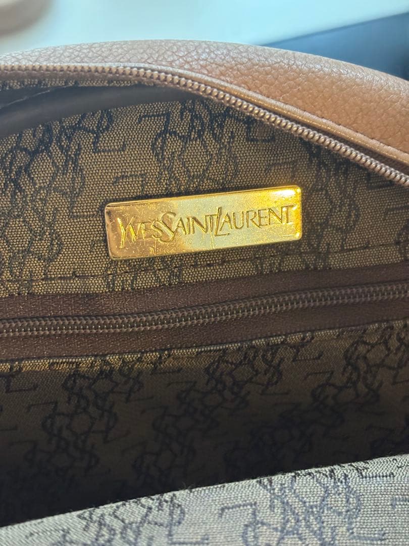 本日発送YVES SAINT LAURENT イブサンローラン バッグ