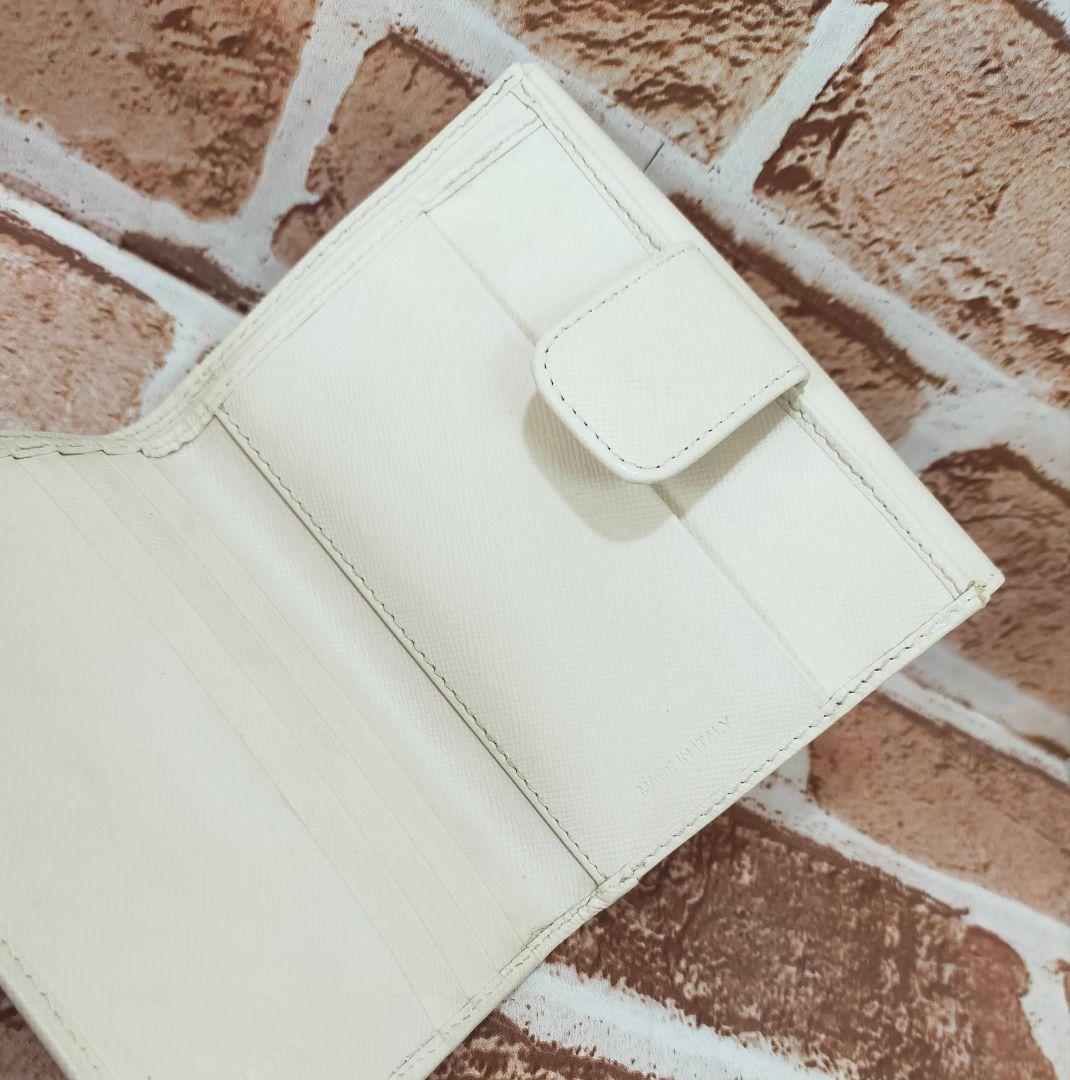 PRADA ホワイトレザー二つ折り財布