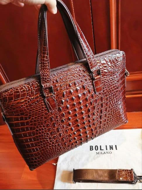 新品未使用/高級感■BOLINI■レザークロコダイル型押し/ビジネスバック