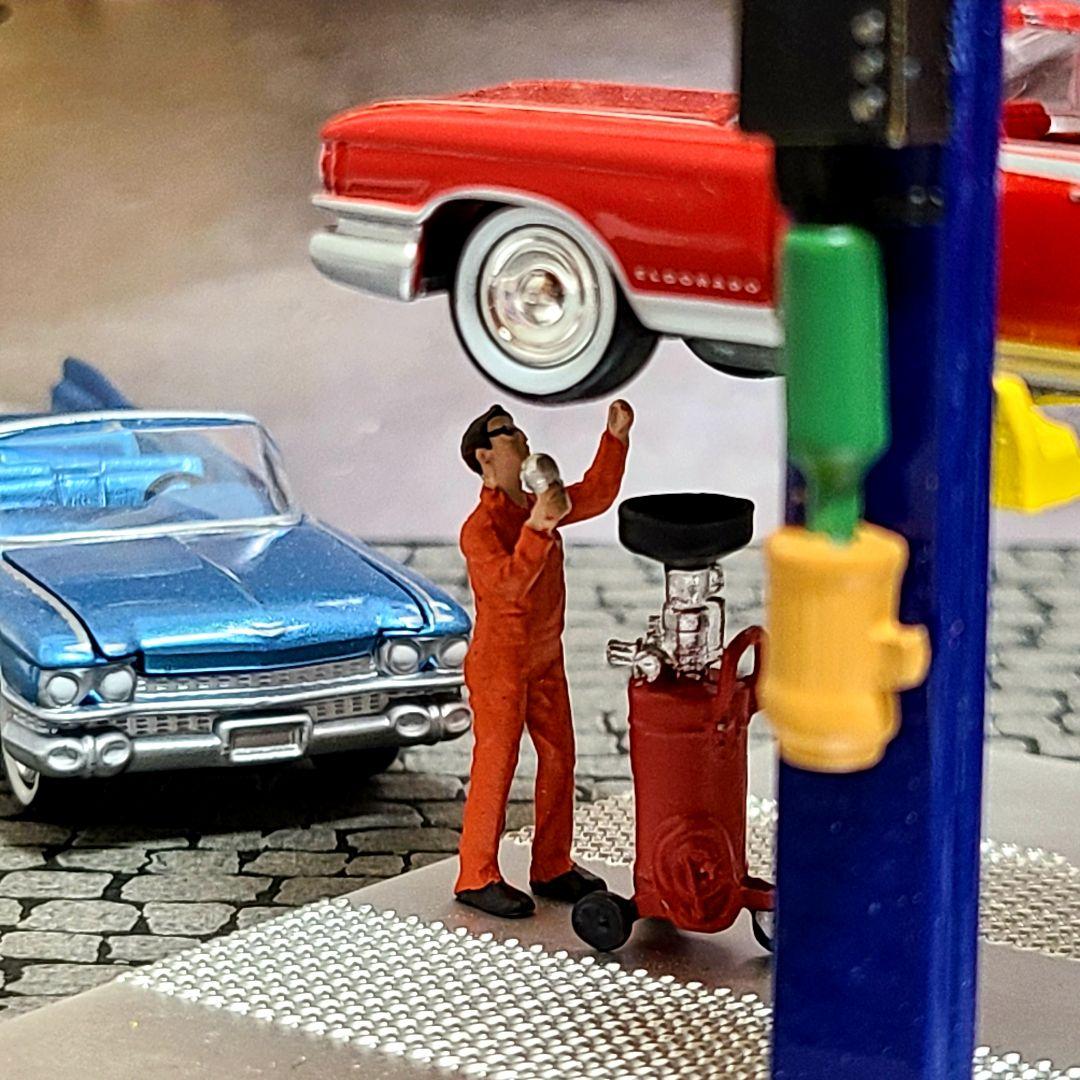 アメリカンジオラマ　2ポストリフト　フルダイキャスト　ガレージ　1/64　新品