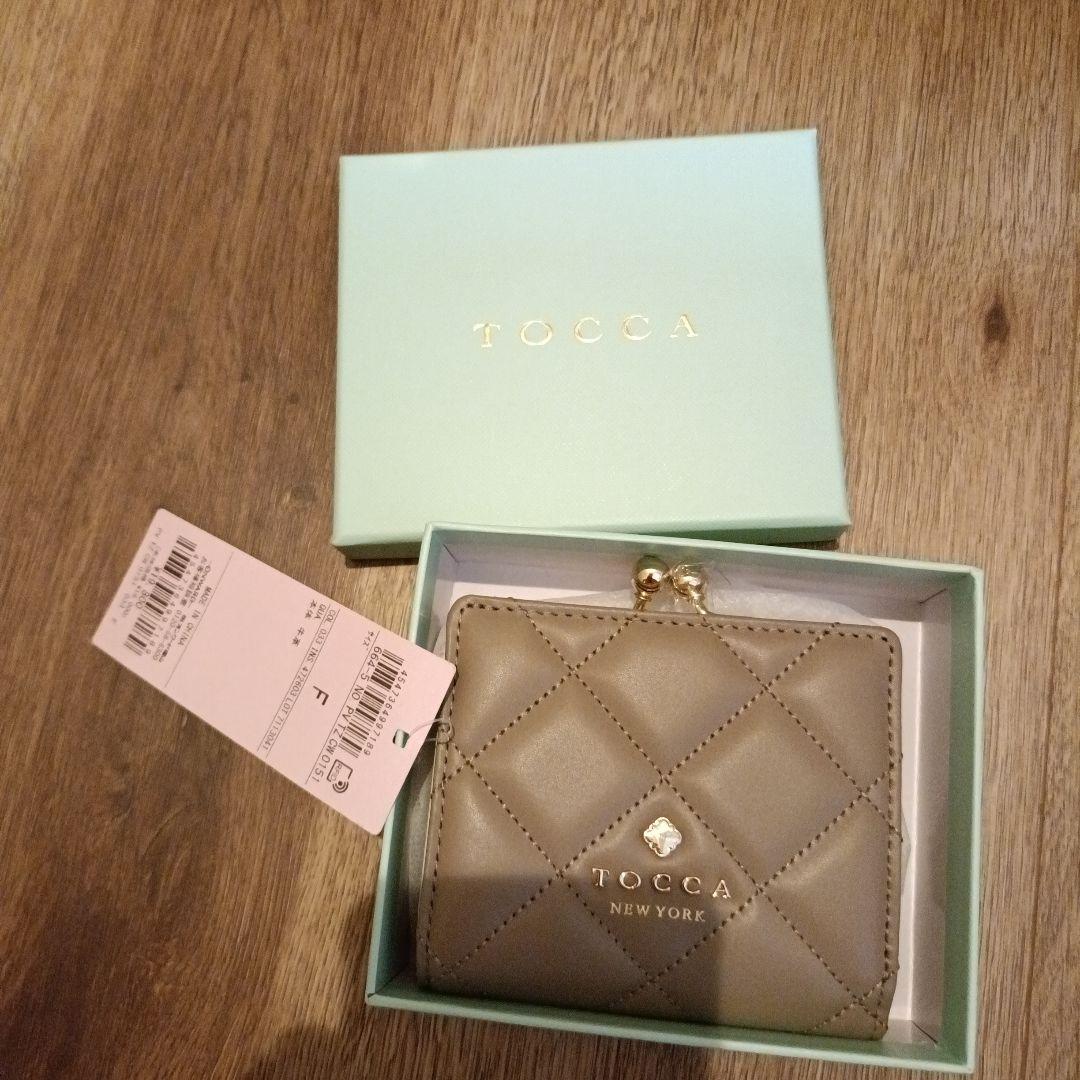 ド*子様 TOCCA トッカ　二つ折り財布 ベージュ　キルティング
