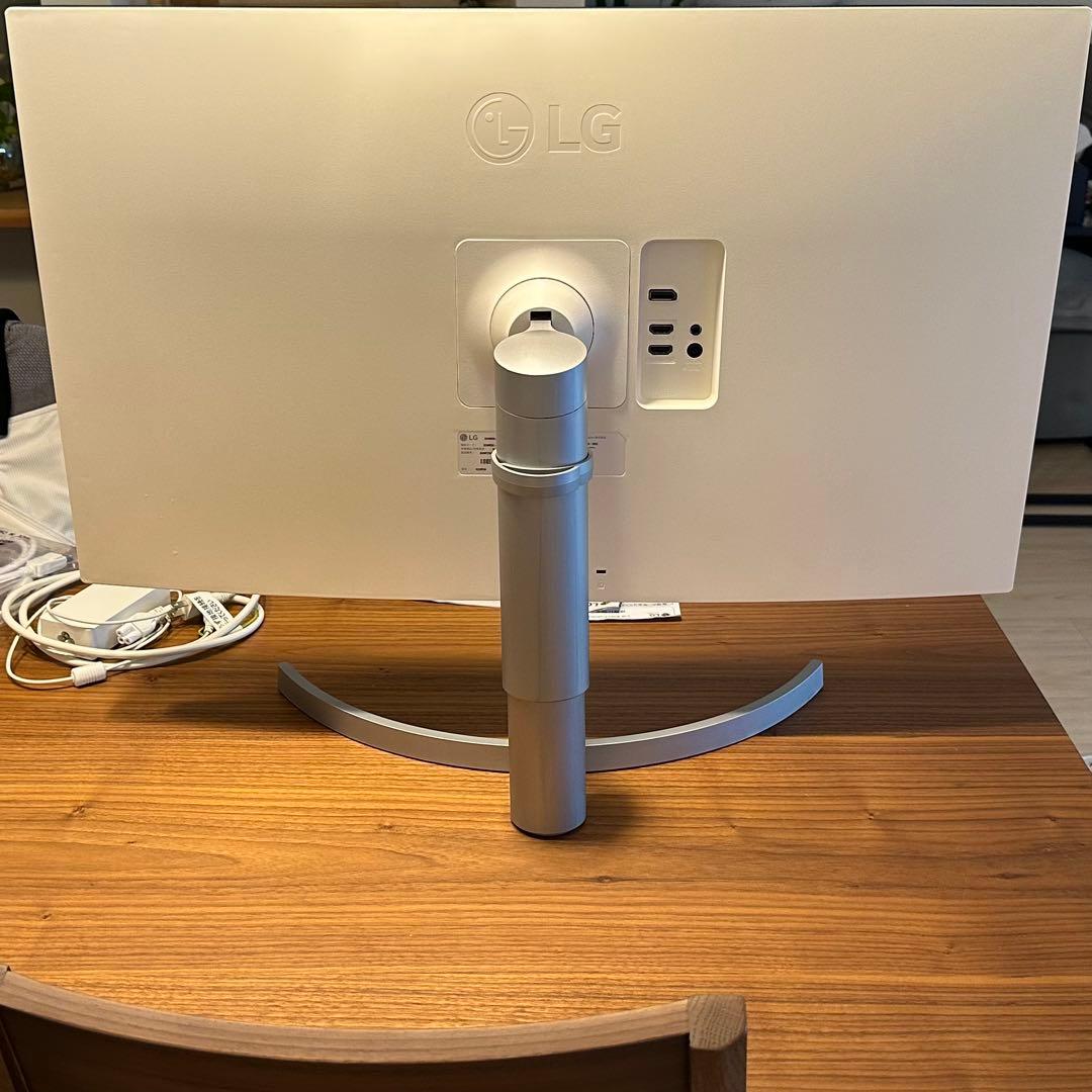 LG 31.5インチ 4Kディスプレイ 32UN550