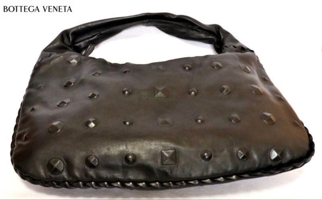 BOTTEGA VENETA ショルダーバッグ スタッズ 黒 カーフスキンレザー