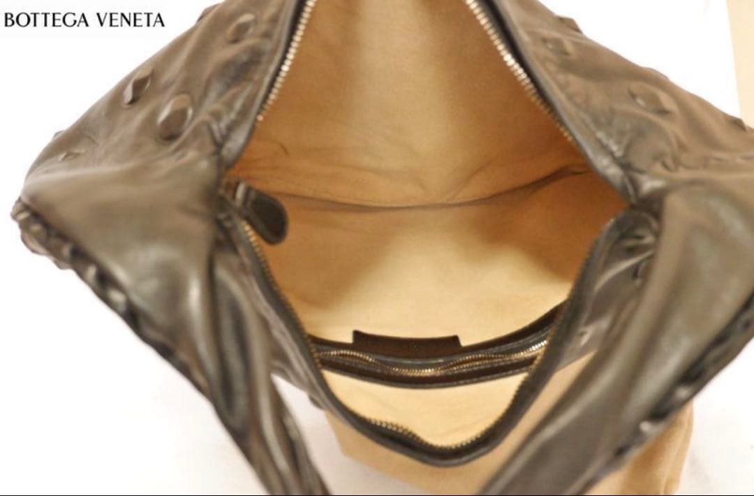 BOTTEGA VENETA ショルダーバッグ スタッズ 黒 カーフスキンレザー