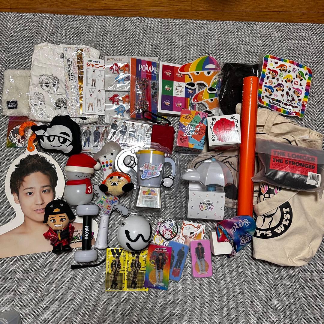 WEST.桐山照史メイン まとめ売りCD、LIVEDVD、うちわ、雑誌、写真