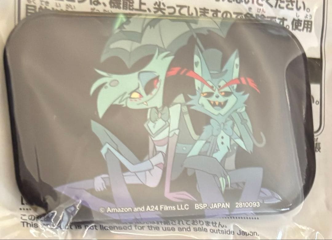 アニメキャラクター 缶バッジ 約10cm x 7cm