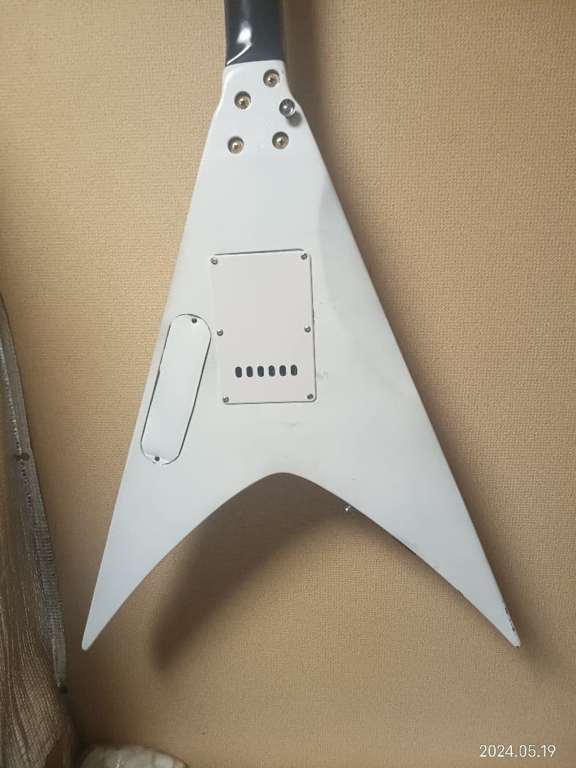 ☆MG8☆新品弦交換済 glassrootsフライングV ホワイト☆