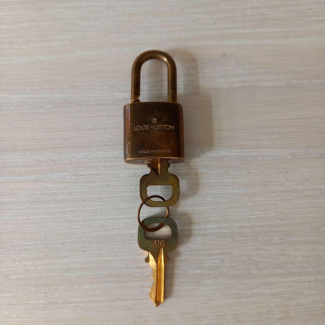 LOUIS VUITTON ルイヴィトン キーポル・バンドリエール