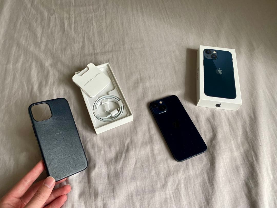 iPhone 13 mini 128GB ブラック　ミッドナイト　純正ケース付