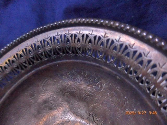 アンティークです。英国マッピン＆ウェッブの脚付き コンポート アカンサス模様