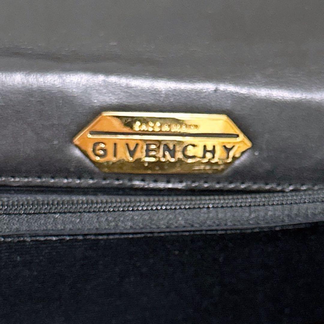 《美品》 GIVENCHY(ジバンシー)ハンドバッグ　自立
