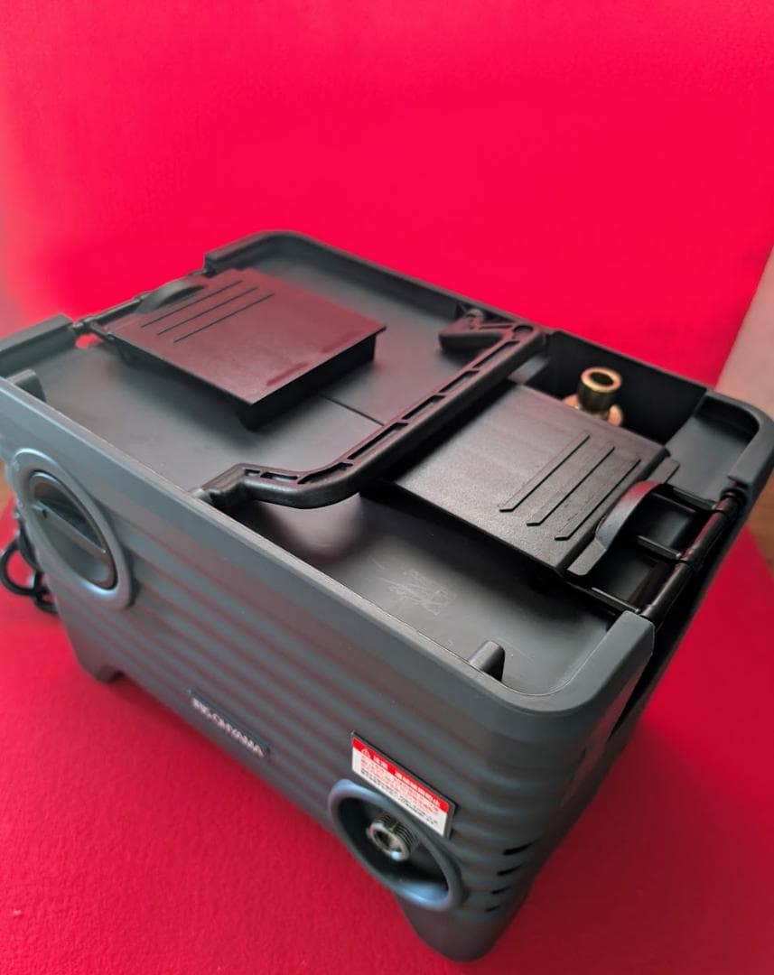 IRIS 高圧洗浄機 タンク式 SBT-512　美品だと思います