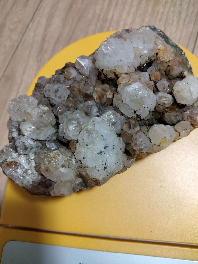 秋田県荒川鉱山天然水晶　多頭水晶　天然水晶　透明度高い　原石