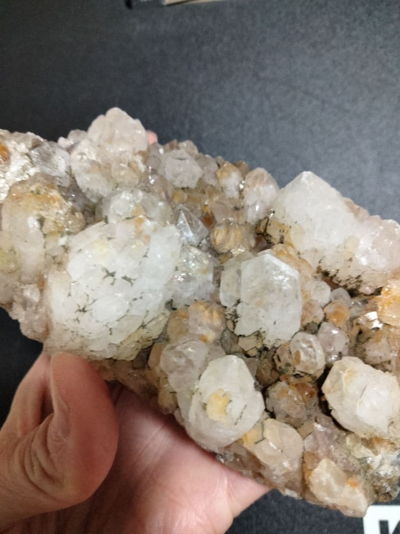 秋田県荒川鉱山天然水晶　多頭水晶　天然水晶　透明度高い　原石