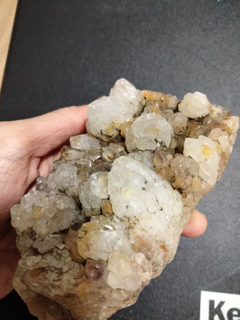 秋田県荒川鉱山天然水晶　多頭水晶　天然水晶　透明度高い　原石