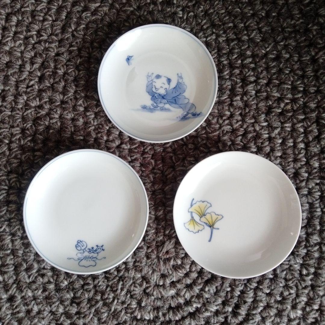 新品未使用【三川内焼唐子絵白磁皿3枚セット】日本を代表する陶磁器希少貴重在銘あり