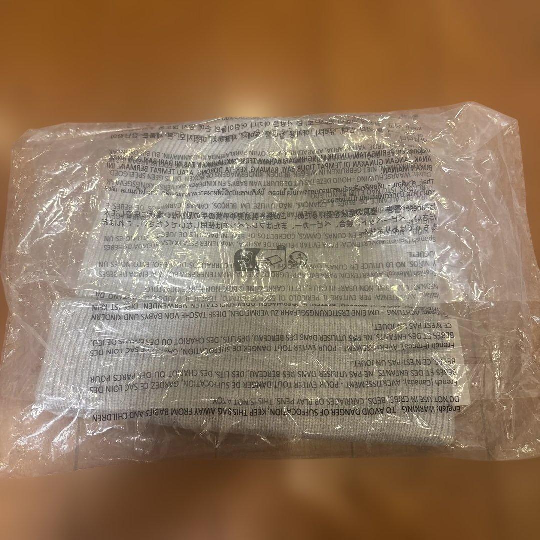 alo yoga マットグレー ニット帽 ONE SIZE