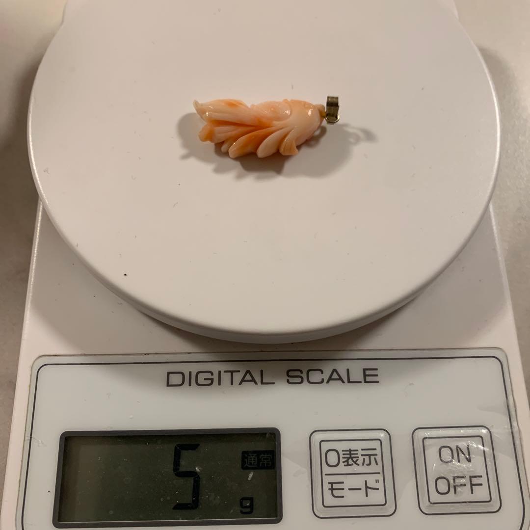 珊瑚　彫刻ブローチ5点セット