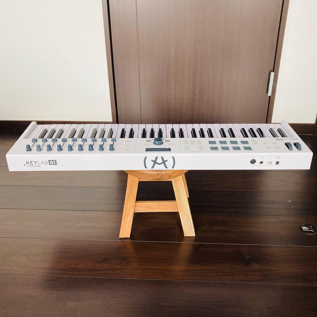 【美品】Arturia MIDIキーボードKeyLab Essential 61