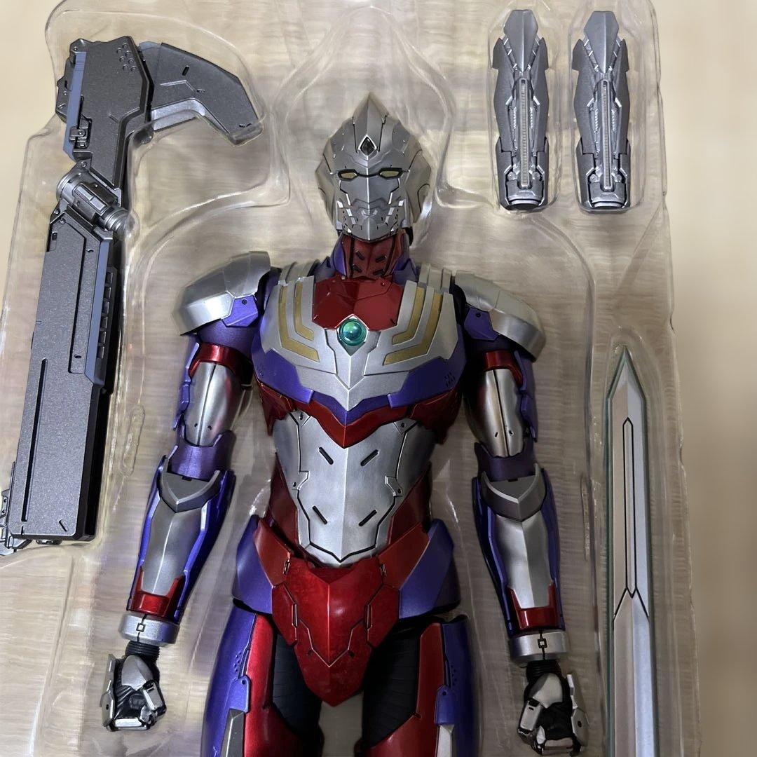スリーゼロ　ウルトラマンティガスーツ