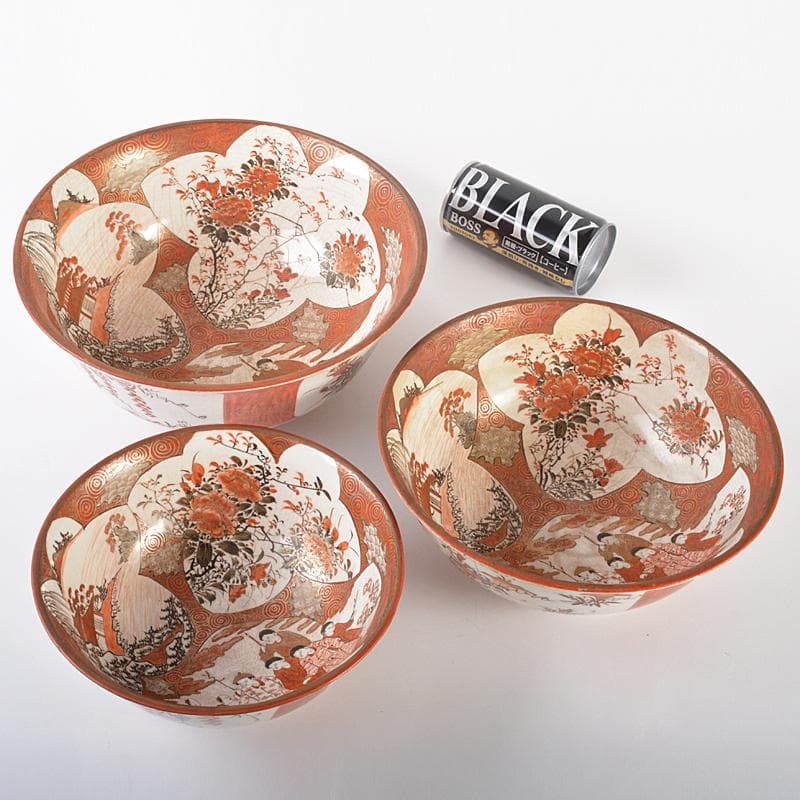 九谷焼　古九谷　赤絵金彩　窓絵　山水人物花文　三ッ組鉢　D　R6530B