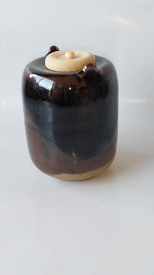 耳付茶入 京玉欽 作 仕覆 京焼 茶道具 共箱 美品 です。