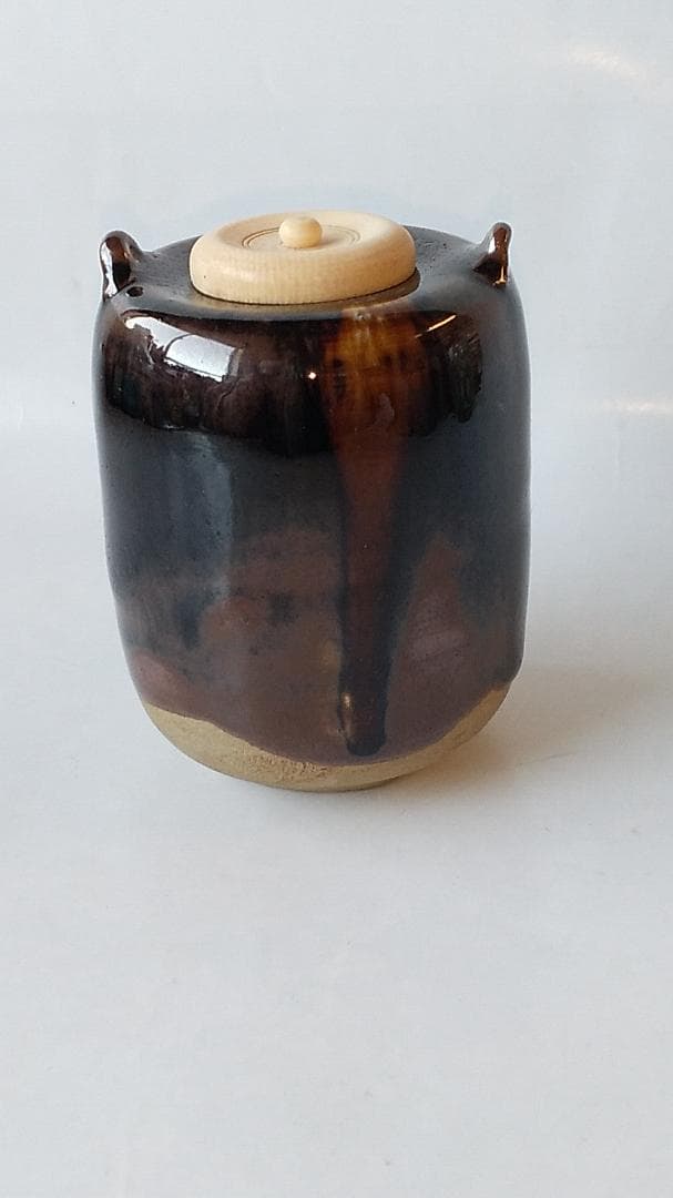 耳付茶入 京玉欽 作 仕覆 京焼 茶道具 共箱 美品 です。