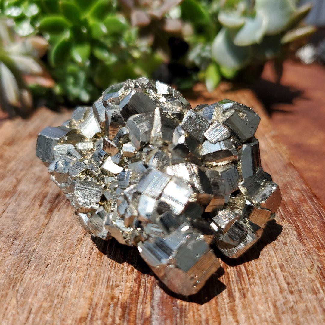 パイライト鉱石　結晶　原石　10　ペルー産　黄鉄鉱