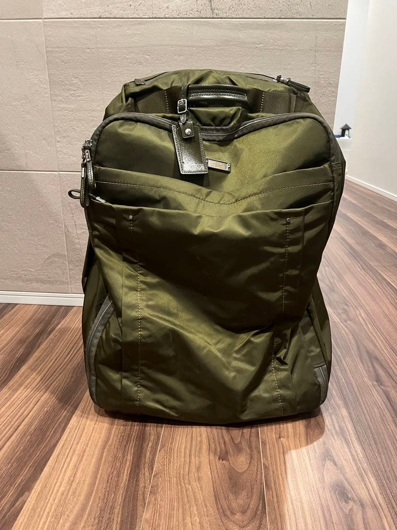 【値下】トゥミ TUMI グリーン キャリー機能付きバックパック