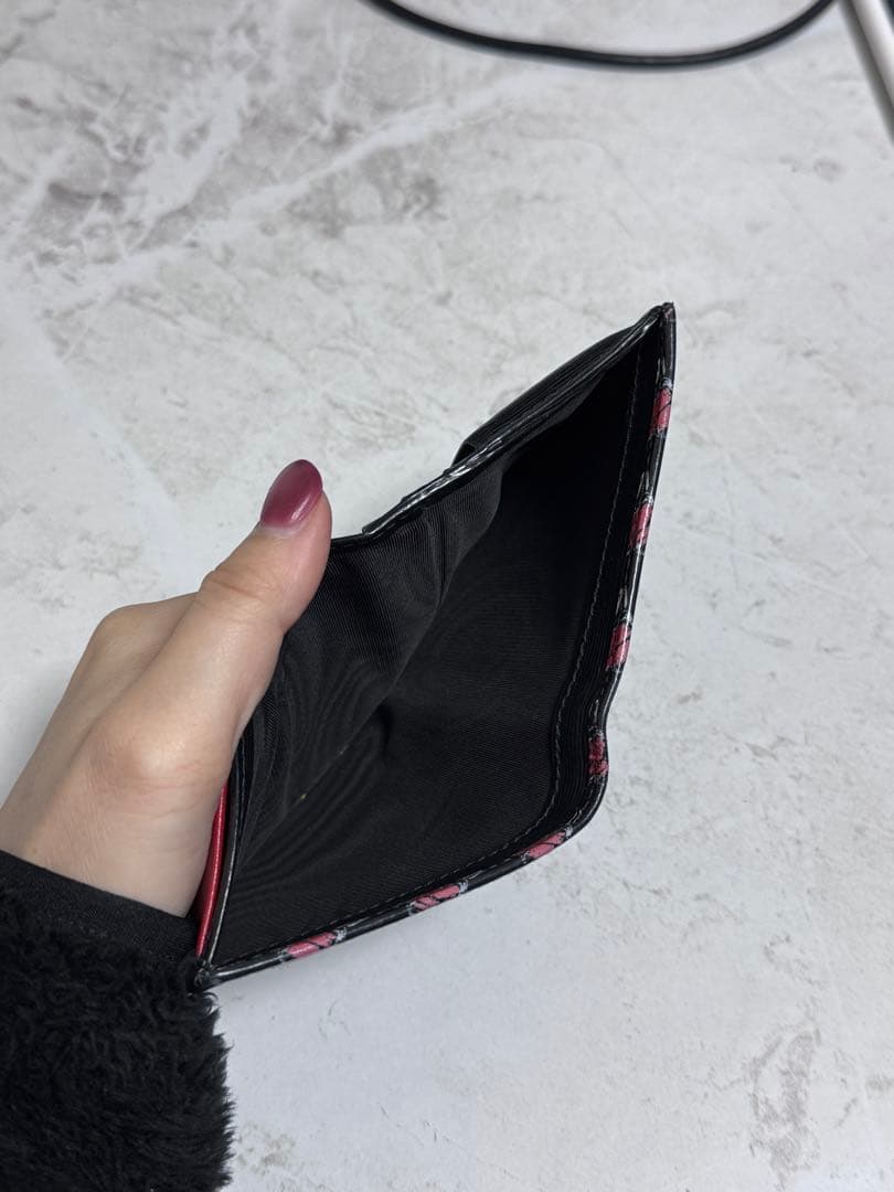 PRADA ハート柄 二つ折り財布