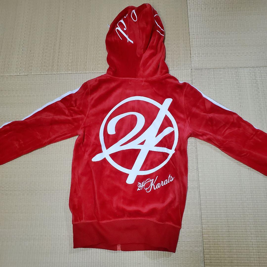 24 Karats フード付き赤ジャケット＆パンツセット