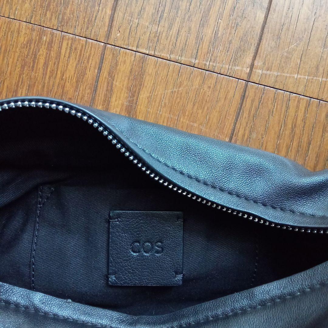 cos レザープリーツベルトバッグ