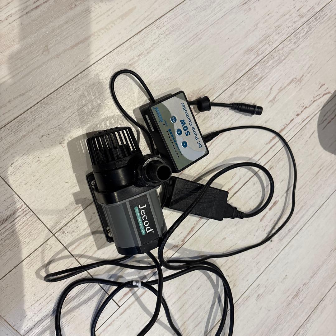 Jecod DCポンプ 4000L/h 50Wコントローラー付き