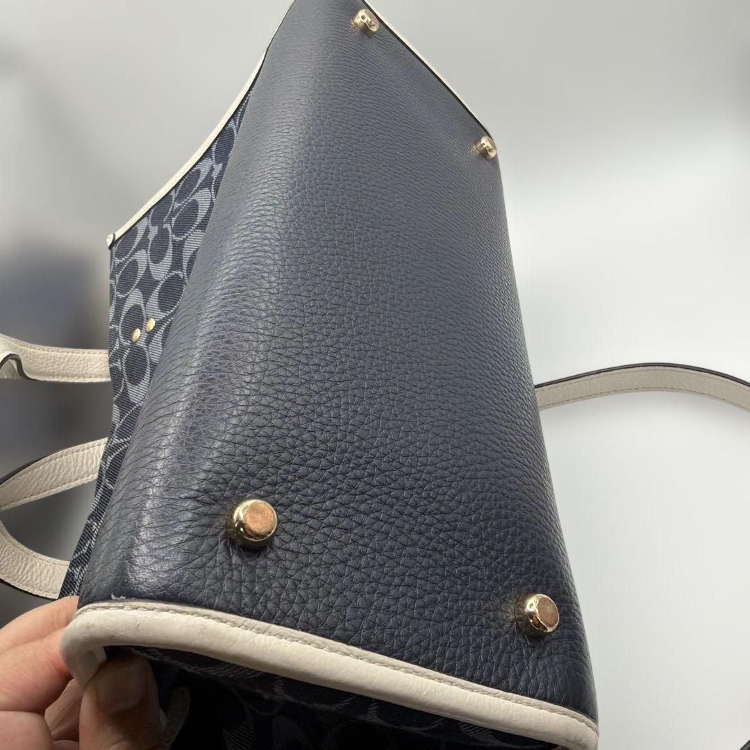COACH デンプシー トート 22 シグネチャー　2way ショルダーバック