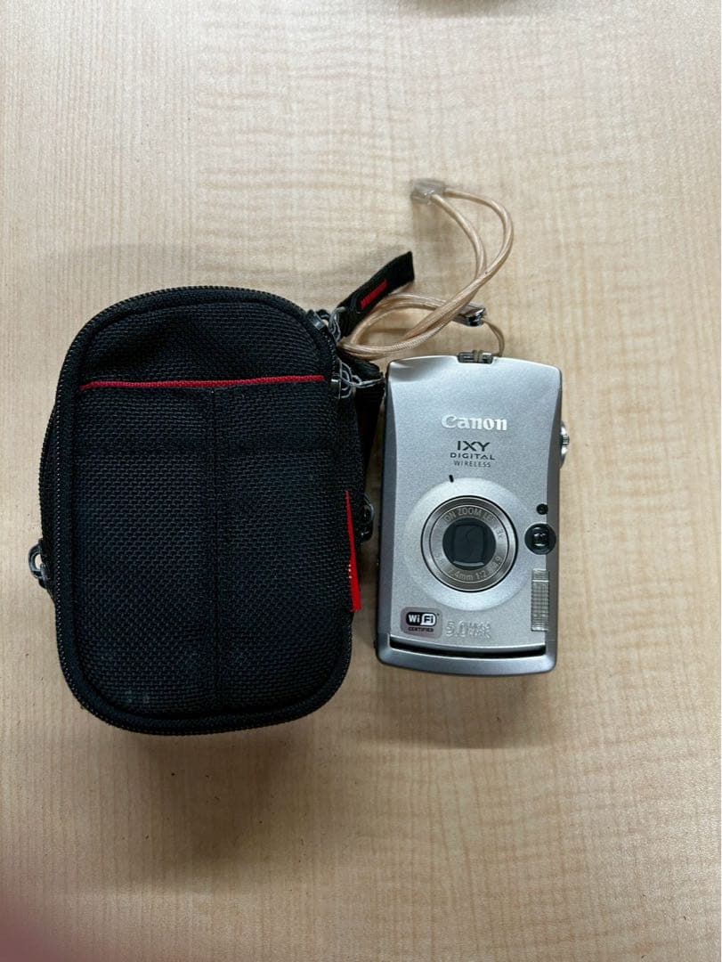 Canon IXY コンパクトデジタルカメラ ケース付き