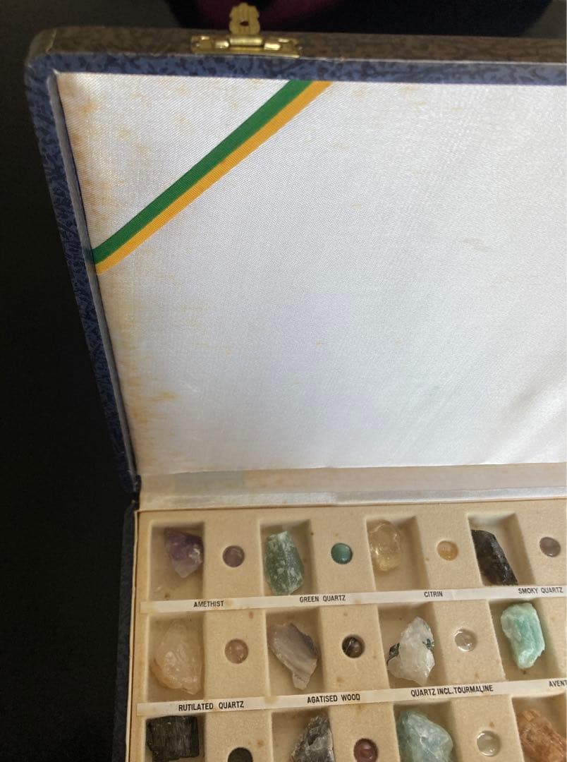 世界の鉱石コレクション30種類セット　レア品！アメジスト、ローズクオーツ等