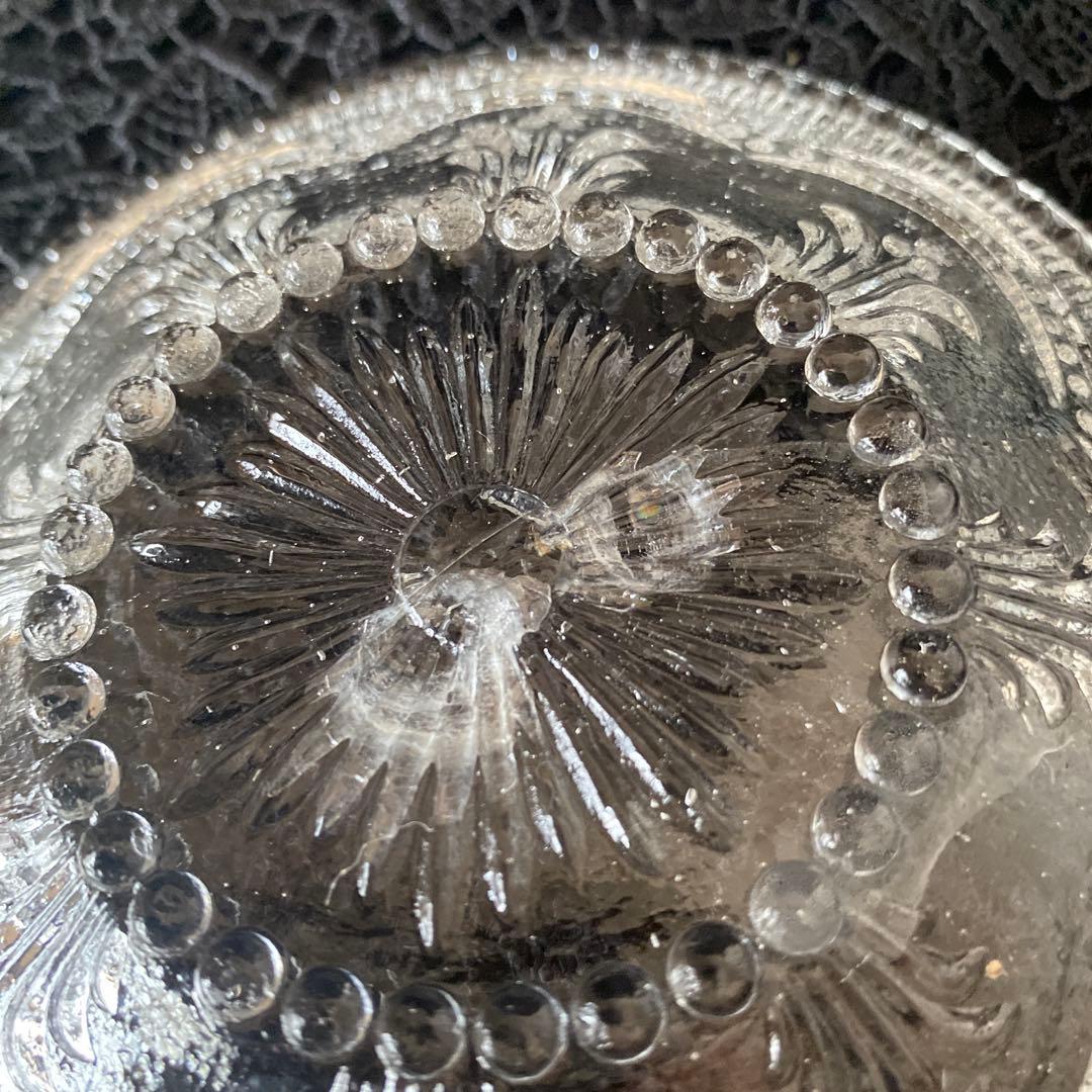 アンティークのプレスガラス製 明治〜昭和ガラスの小皿5枚セット　ウランガラス